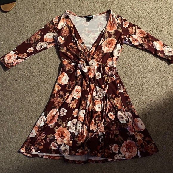 Burgundy floral dress - Picture 1 of 1